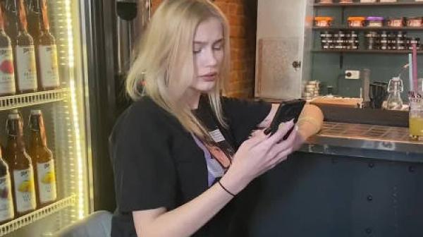 俄罗斯女神醉酒后被亲哥引诱乱伦